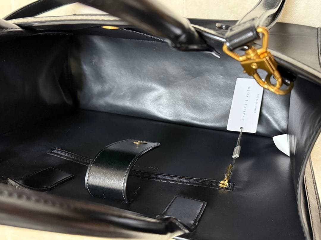CHARLES & KEITH ラージダブルハンドル トートバッグ