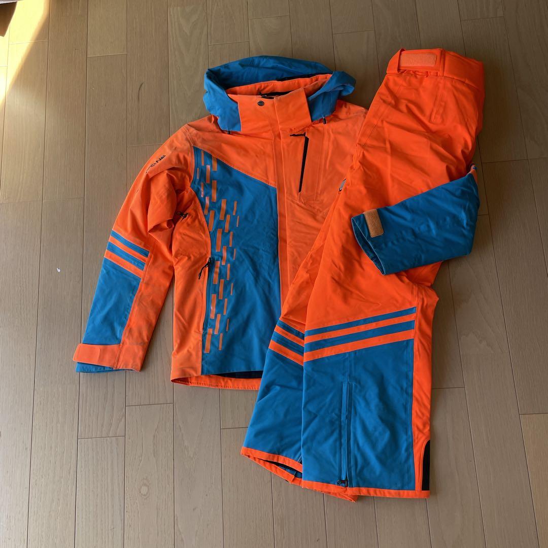 オンヨネ　ONYONE スキーウェア　デモチーム　サイズS 中古