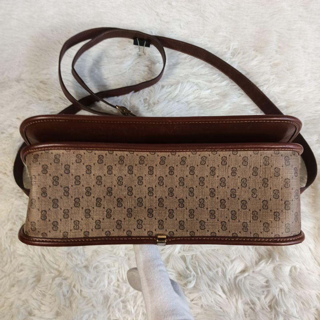 emission【GUCCI】グッチ　ショルダーバッグ　シェリーライン　✨