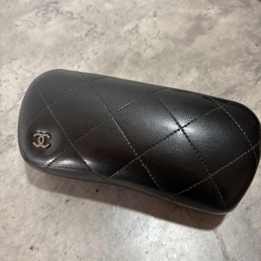 CHANEL ゴールドフレーム サングラス 試着のみ 箱付き