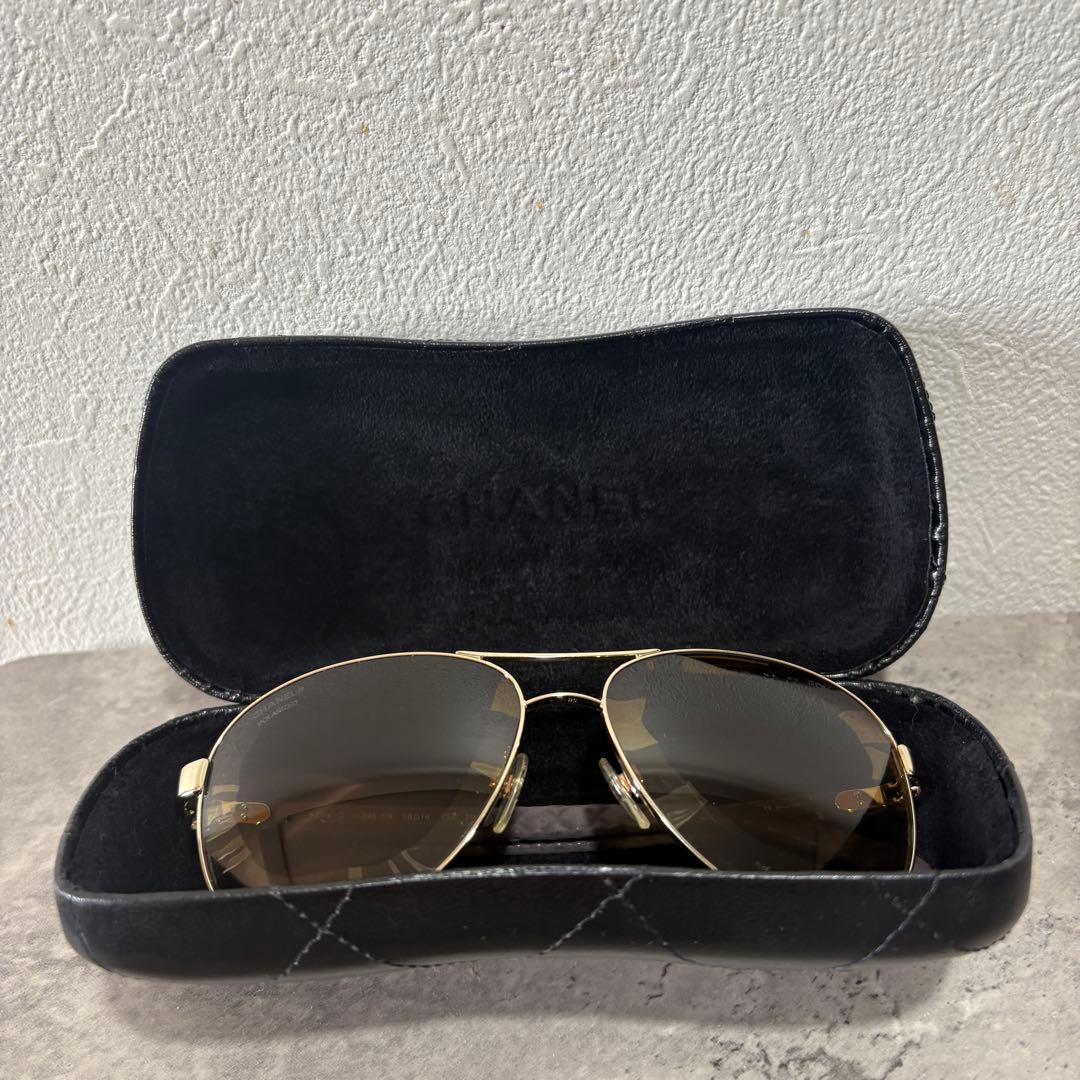 CHANEL ゴールドフレーム サングラス 試着のみ 箱付き