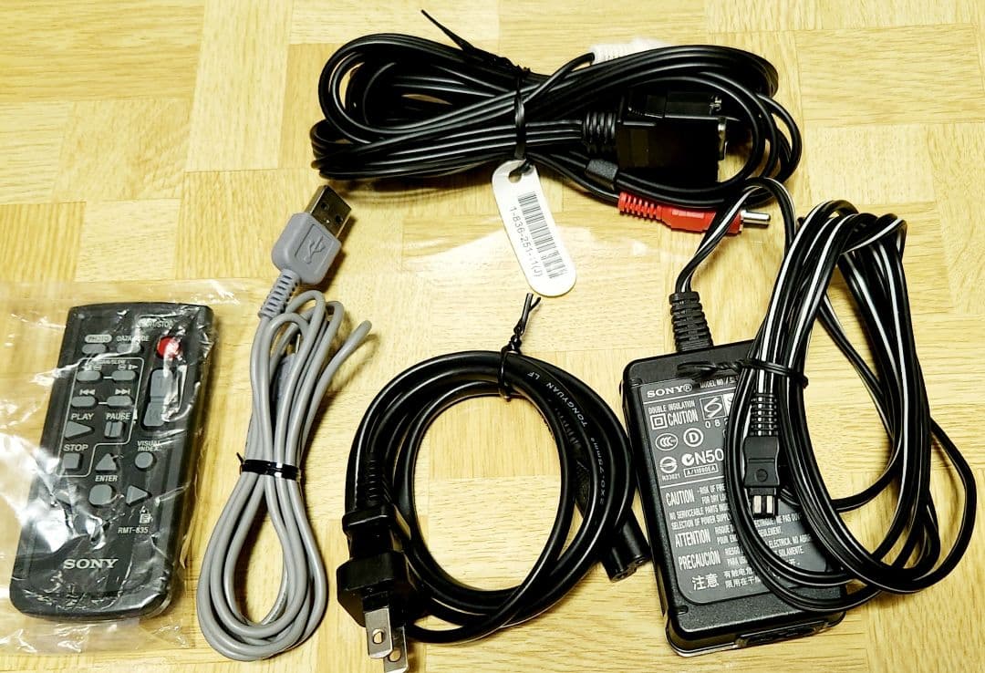 ソニー HDR-XR500V 付属品&広角レンズ&予備バッテリー2本付き