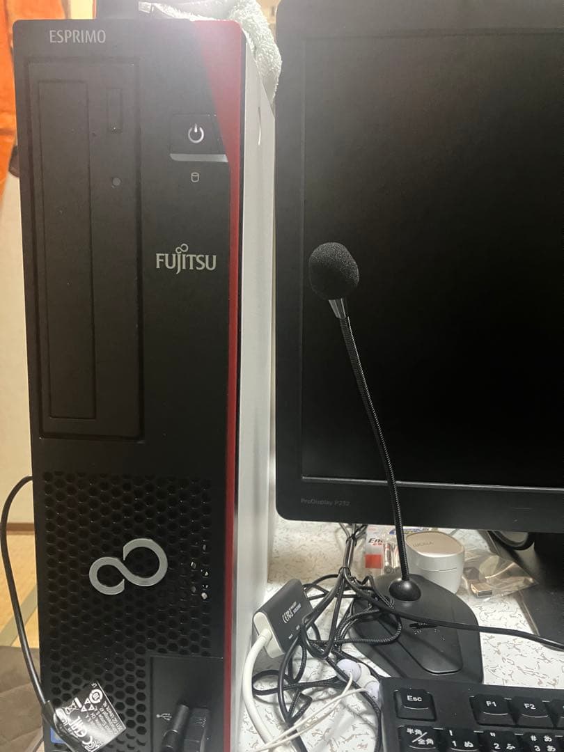 Fujitsu ESPRIMO デスクトップPC + HPモニター