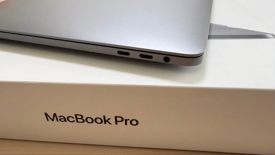 MacBook Pro 2020 16GB/512GB/13インチ