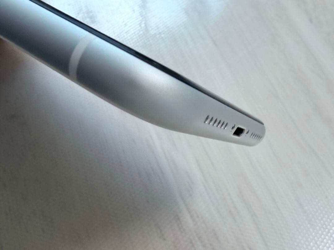 Apple iPhone XR 64GB ホワイト 本体　SIMフリー