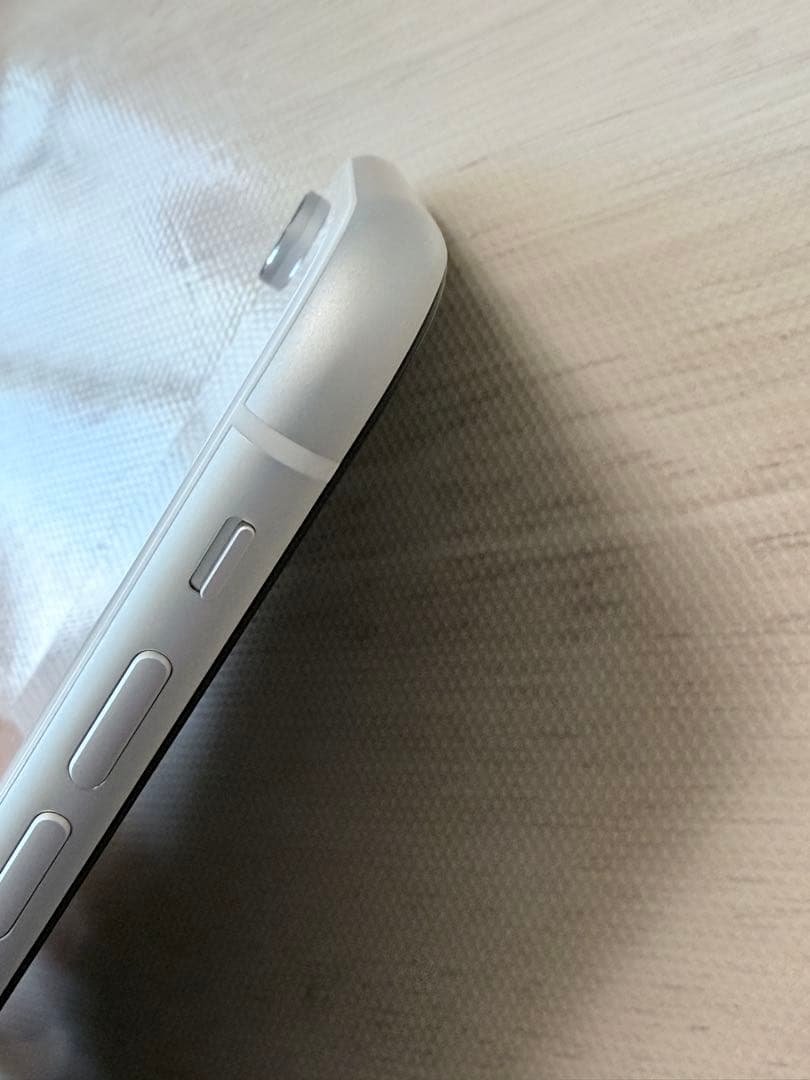 Apple iPhone XR 64GB ホワイト 本体　SIMフリー