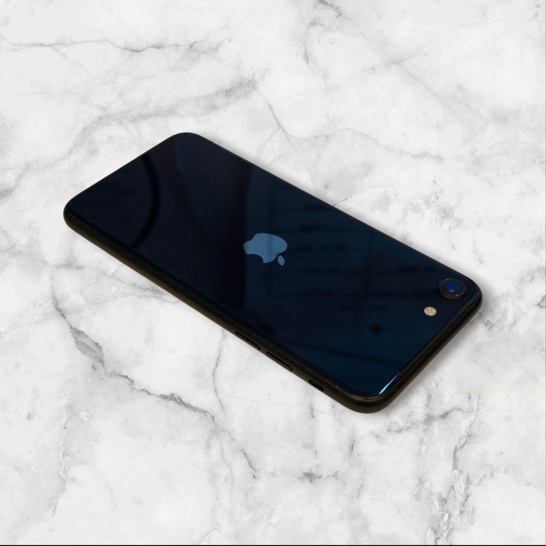 バッテリー100% iPhone SE 第3世代 64GB 5