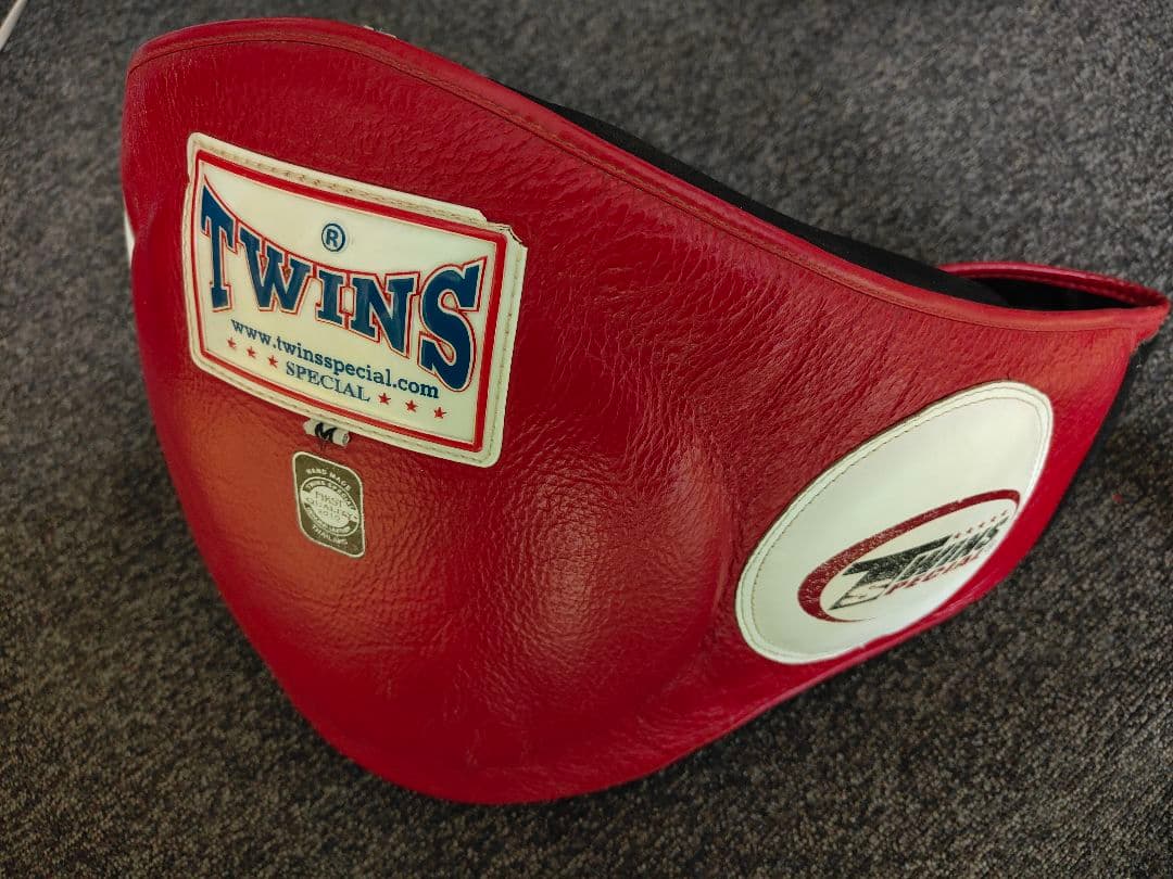 TWINS★ベリープロテクター★ボディミット★中古良品