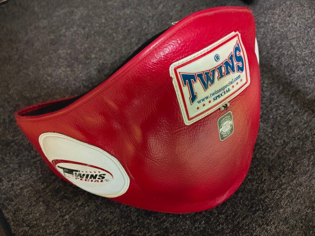 TWINS★ベリープロテクター★ボディミット★中古良品