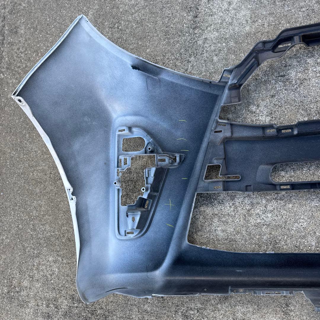 ダイハツ　タント　LA650 フロントバンパーカバー 白