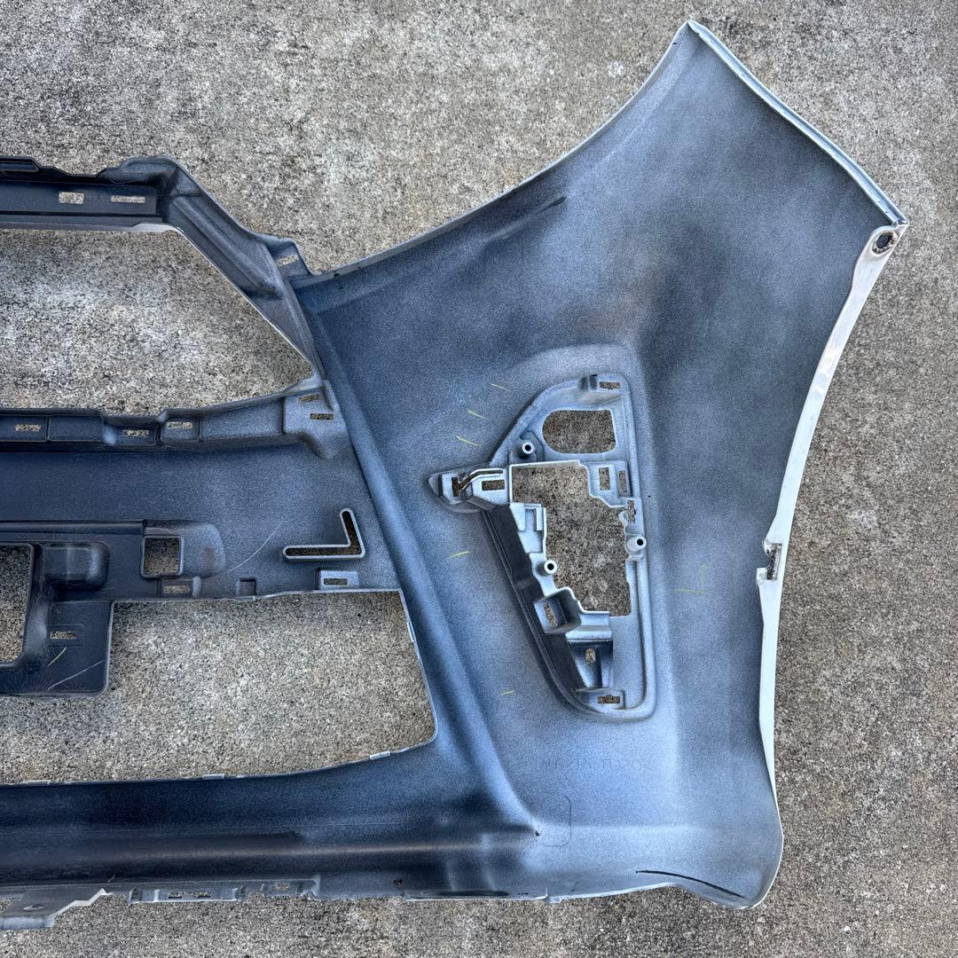 ダイハツ　タント　LA650 フロントバンパーカバー 白