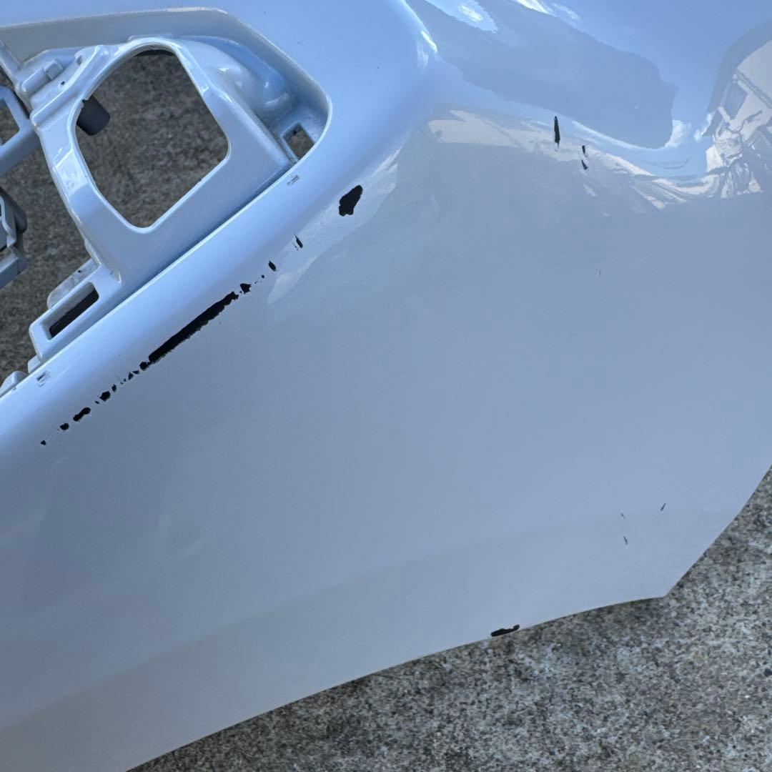 ダイハツ　タント　LA650 フロントバンパーカバー 白