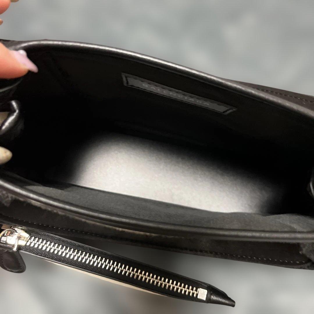 バレンシアガ　キャンバスバッグ XS ホワイト　ポーチ・ミラ−・保存袋付き