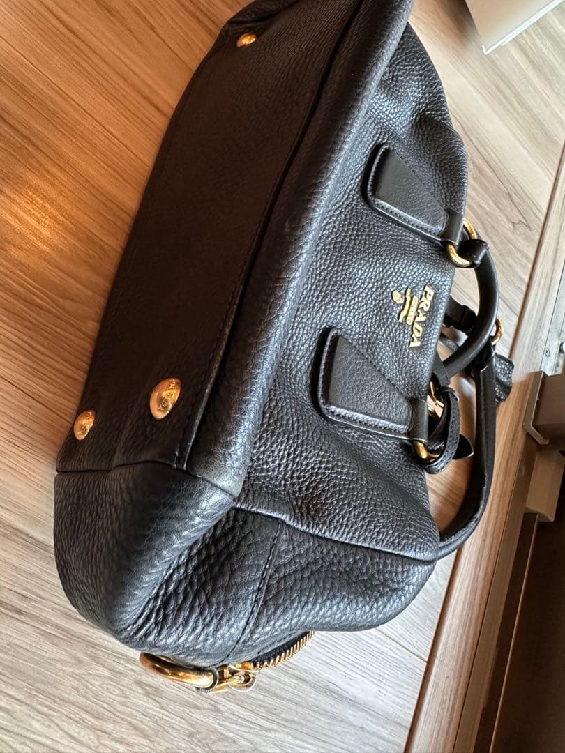 Prada プラダ レザー ハンドバッグ