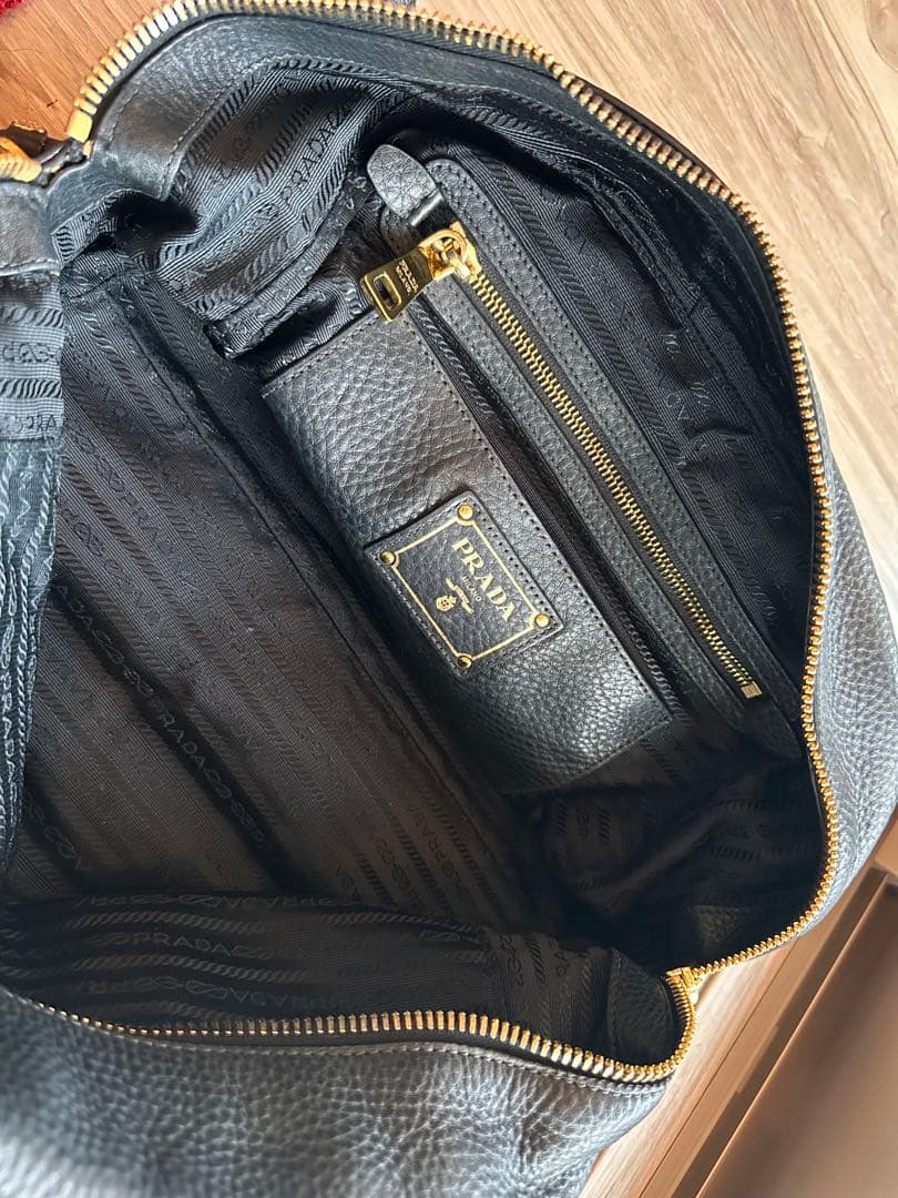 Prada プラダ レザー ハンドバッグ