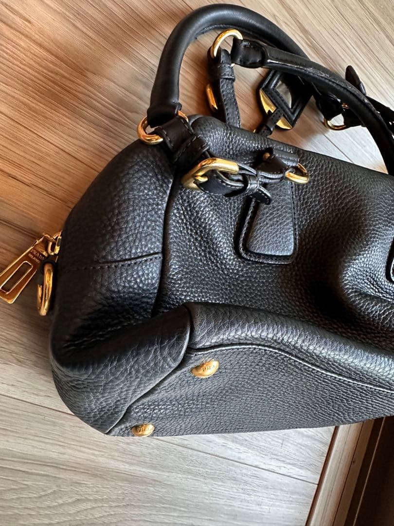 Prada プラダ レザー ハンドバッグ