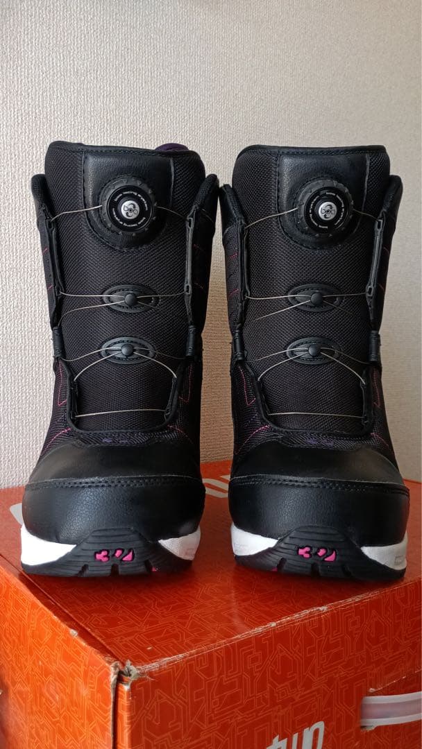 【THIRTYTWO】24〜24.5cm レディース　スノーボードブーツ