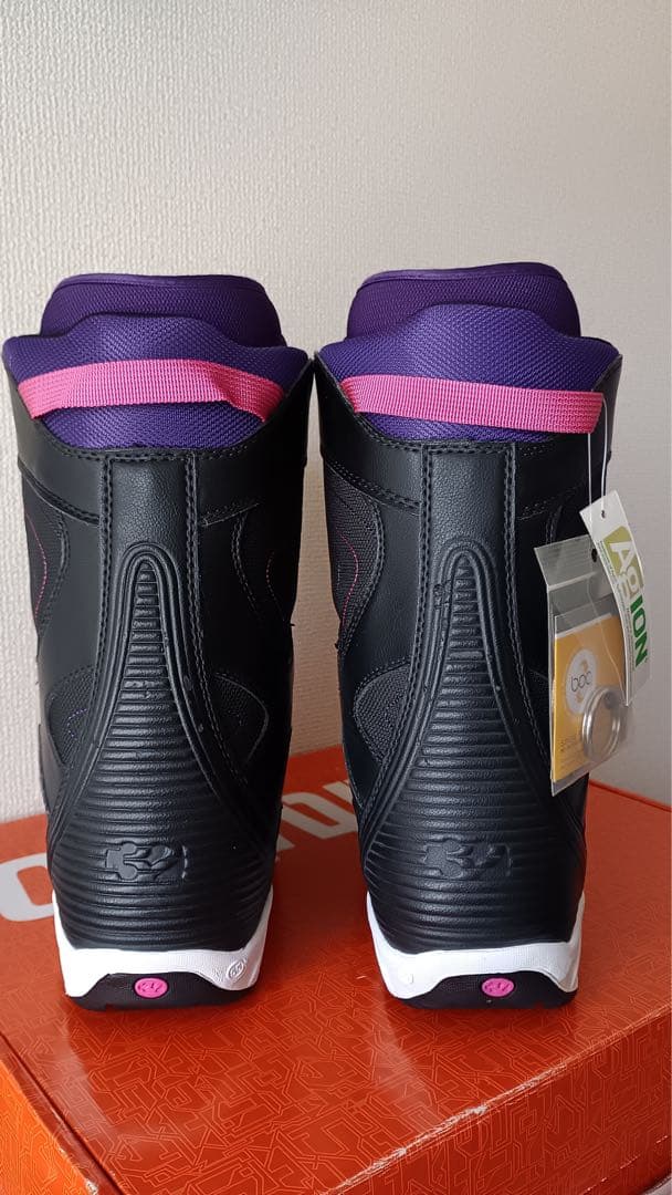 【THIRTYTWO】24〜24.5cm レディース　スノーボードブーツ