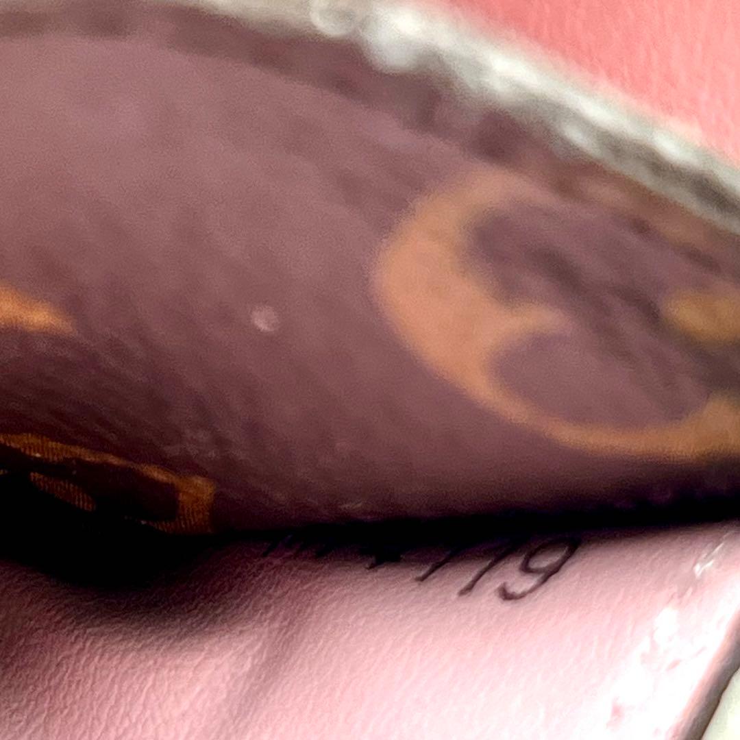 ルイヴィトン モノグラム 新型ポルトフォイユサラ ローズバレリーヌM62235