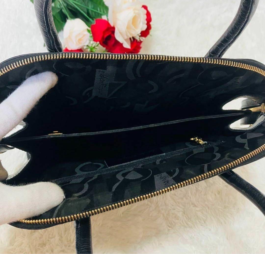 ⭐︎ヨンちゃん⭐︎ サルヴァトーレフェラガモ　ハンドバッグ　金ガンチーニ