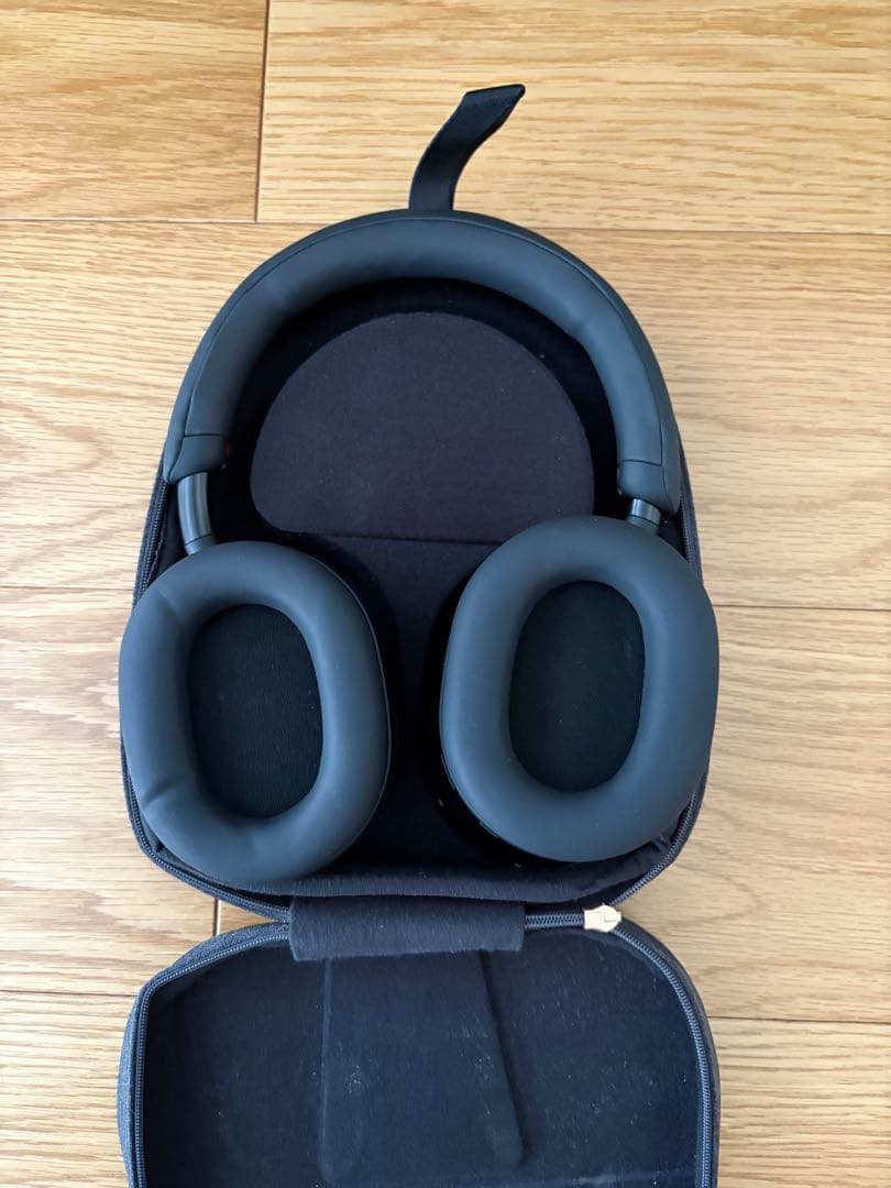 ソニーヘッドホン　WH-1000XM5