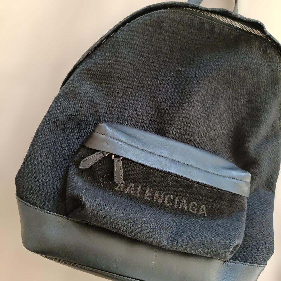 BALENCIAGA ブラックバックパックリュックサック黒色バレンシアガレザー