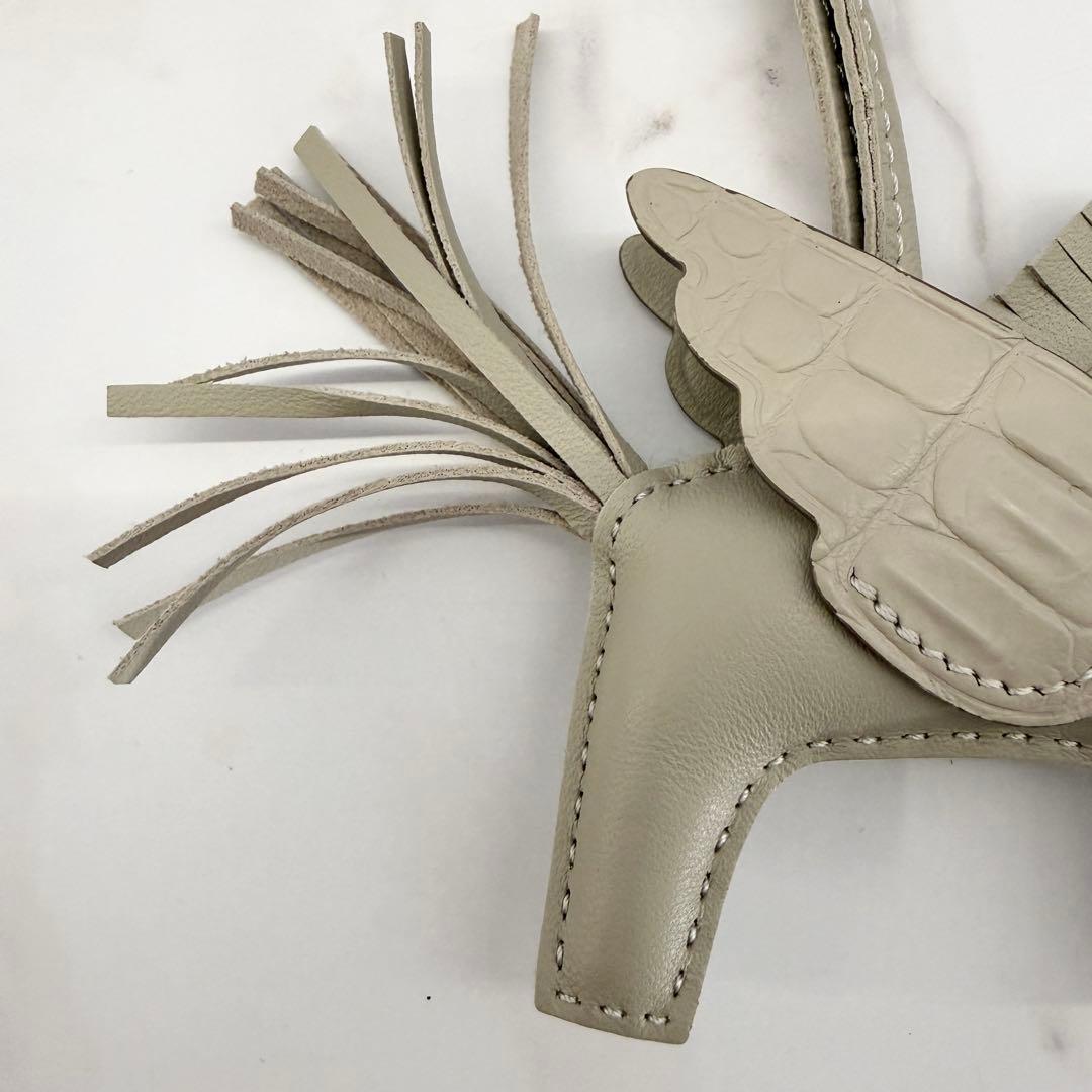 【新品未使用】エルメス ロデオペガサス タッチ PMチャーム 白系 W刻印