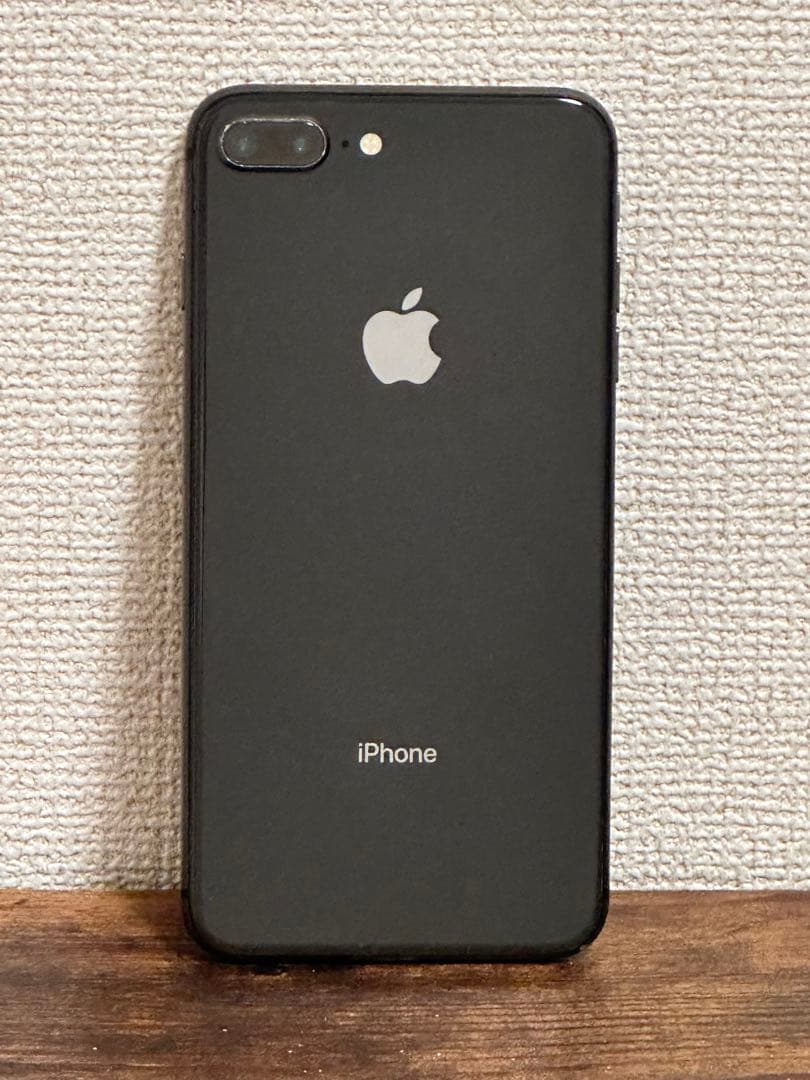 iPhone 8Plus スペースグレイ 256 GB 本体 au