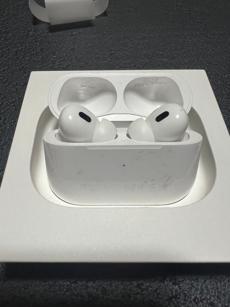 AirPods Pro 2 第二世代 本体 充電ケース付き　ジャンク品