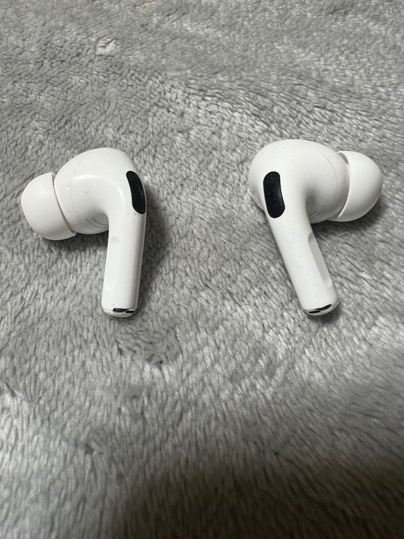 AirPods Pro 2 第二世代 本体 充電ケース付き　ジャンク品