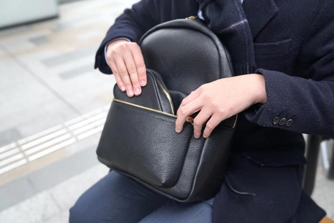 HushTug ハッシュタグ モンゴルレザー リュック ブラック 黒 廃盤品