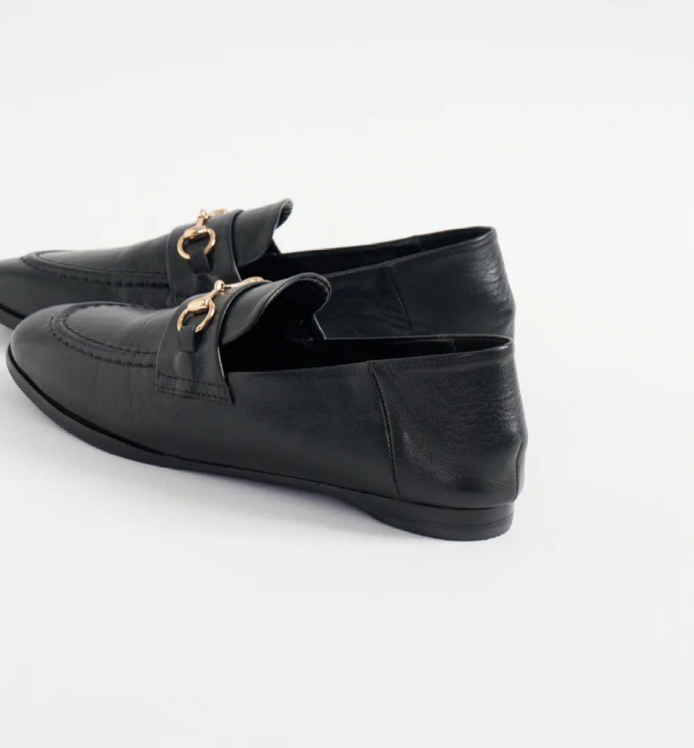 ユウコイマニシ＋　ローファー