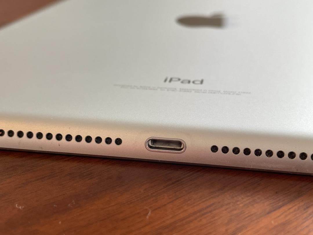 Apple iPad 第6世代 32GB シルバー Wi-Fi