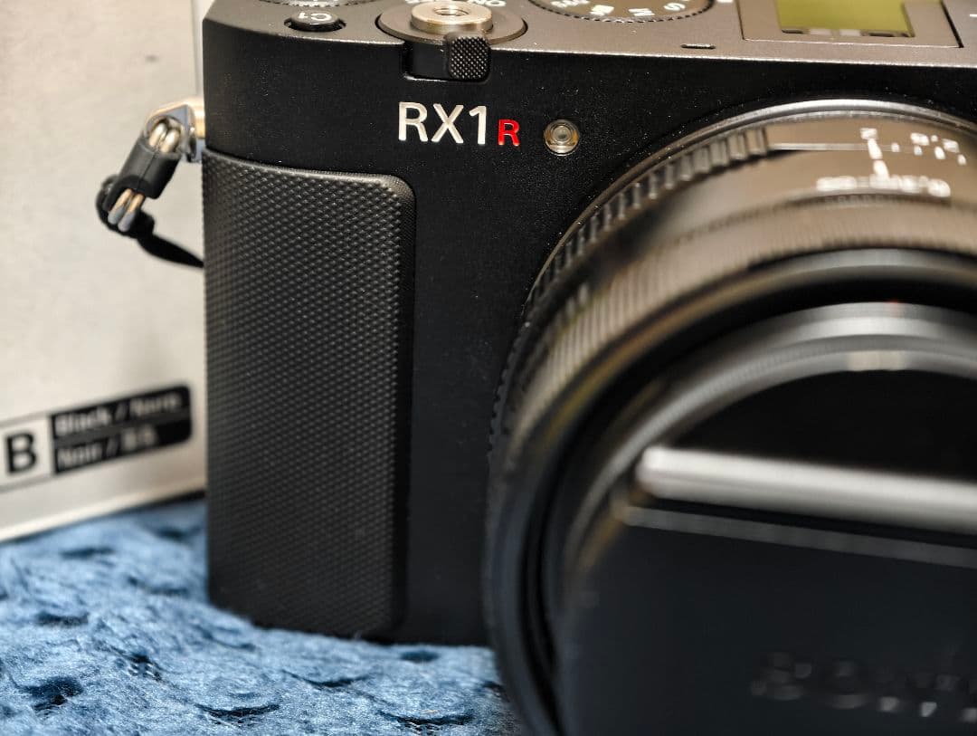SONY RX1R III DSC-RX1RM3　サムレスト・ケースおまけ