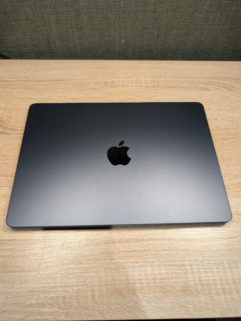 Apple MacBook Air M3 8GB 256GB 画面割れ