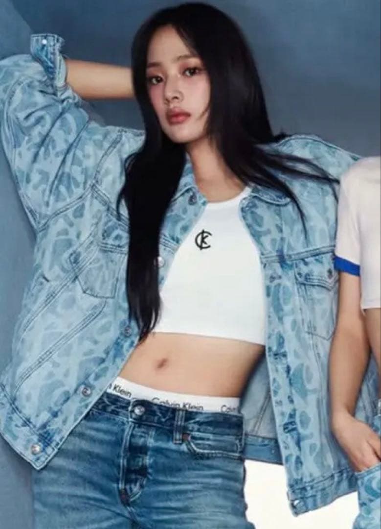 新品  NewJeans 総柄　デニムジャケット 限定