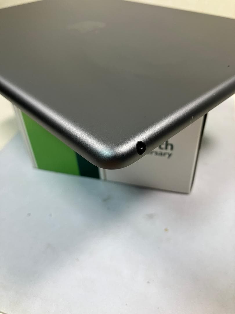 iPad 第7世代　128GB ゴールド　Wi-Fiモデル　中古品