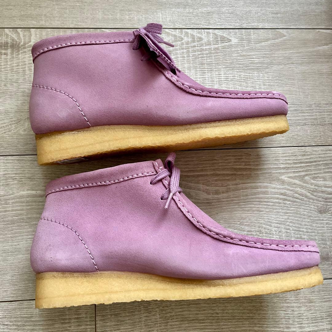 【希少！新品未使用】Clarks ワラビーブーツ ラベンダースエード モカシン