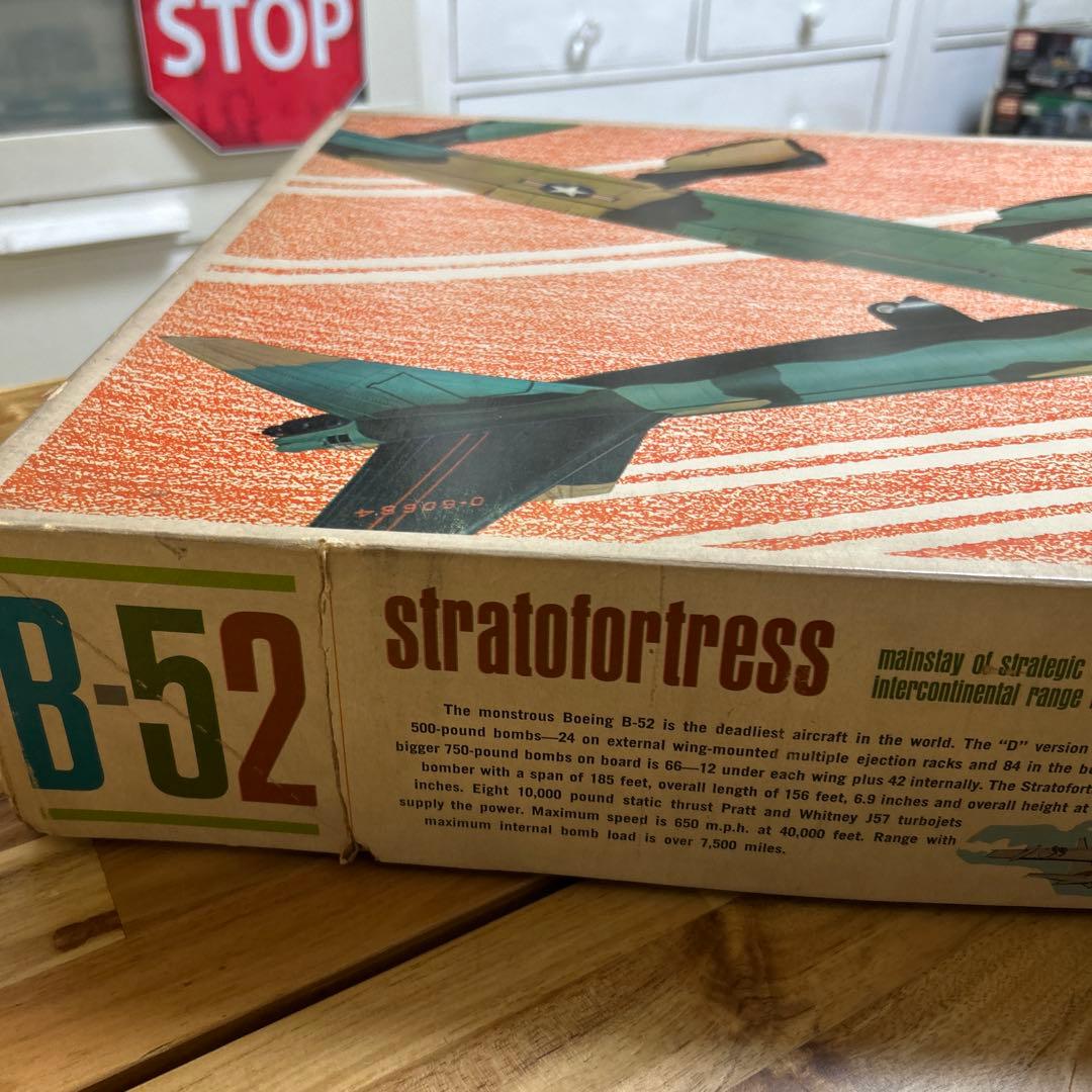 ハ*ン様 B-52 Stratofortress 1/72 プラモデル