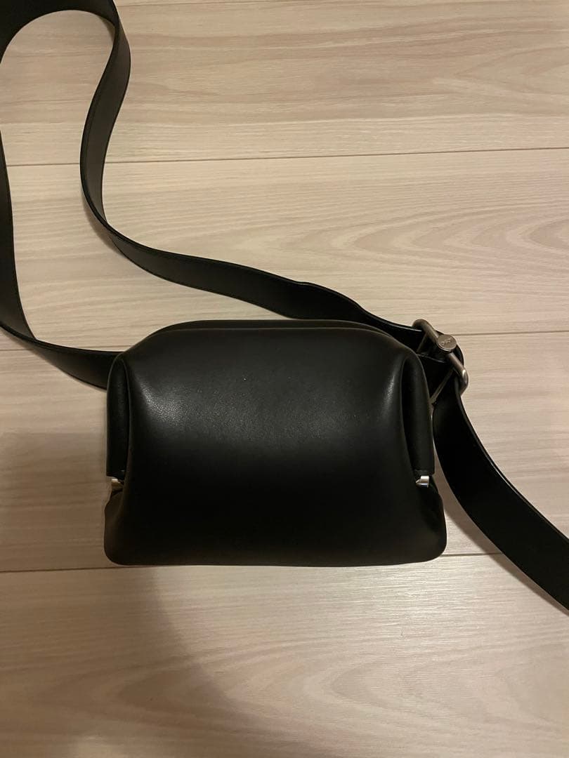【美品】OSOI オソイ TONI MINI レザーショルダーバッグ
