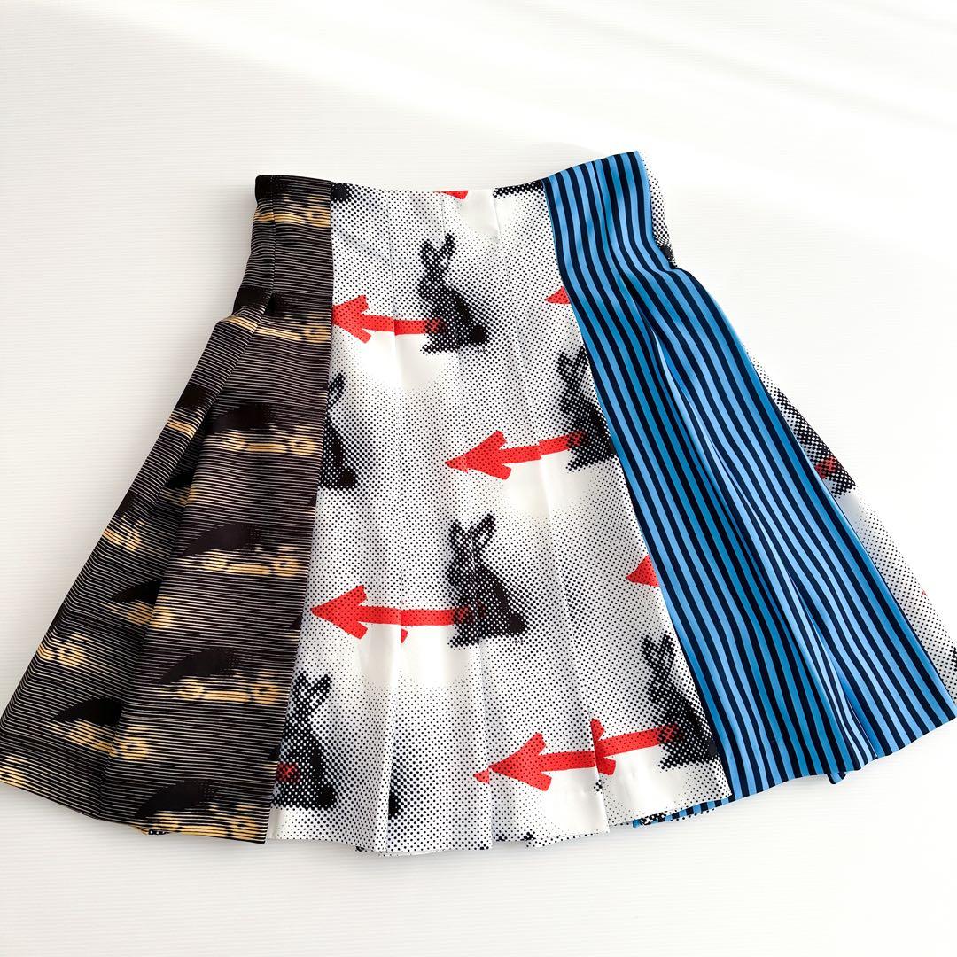 PRADA / ラビット柄 プリーツスカート うさぎ 矢印 総柄 ホワイト