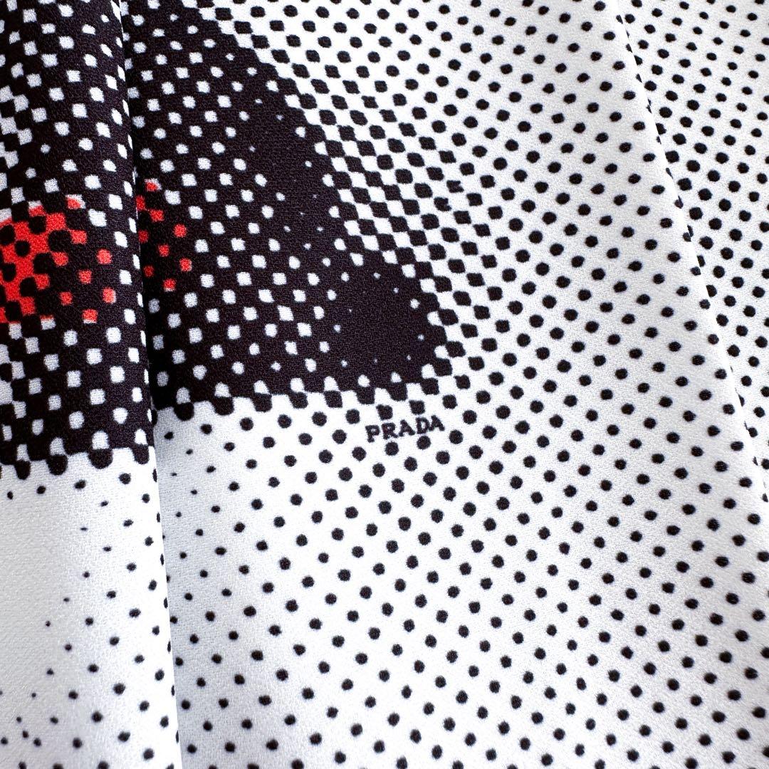 PRADA / ラビット柄 プリーツスカート うさぎ 矢印 総柄 ホワイト