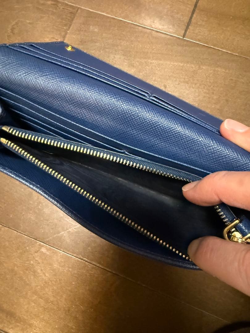 PRADA ネイビー サフィアーノレザー 長財布　付属品は美品