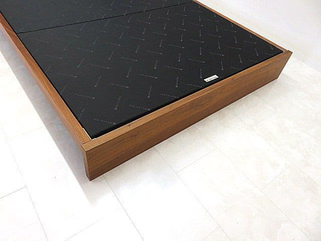 村*山様 展示品 マスターウォール 「レヴィベッド」クイーンサイズベッドフレーム