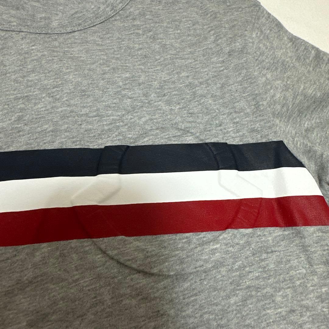 MONCLER グレー ストライプ Tシャツ