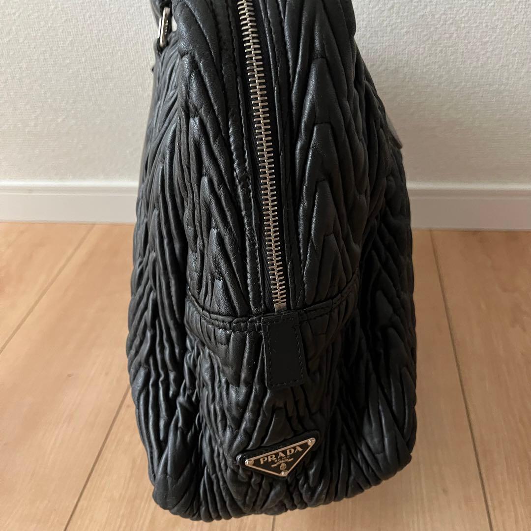 PRADA ビジネスバッグ　ギャザー キルティング　ブラック　三角プレート