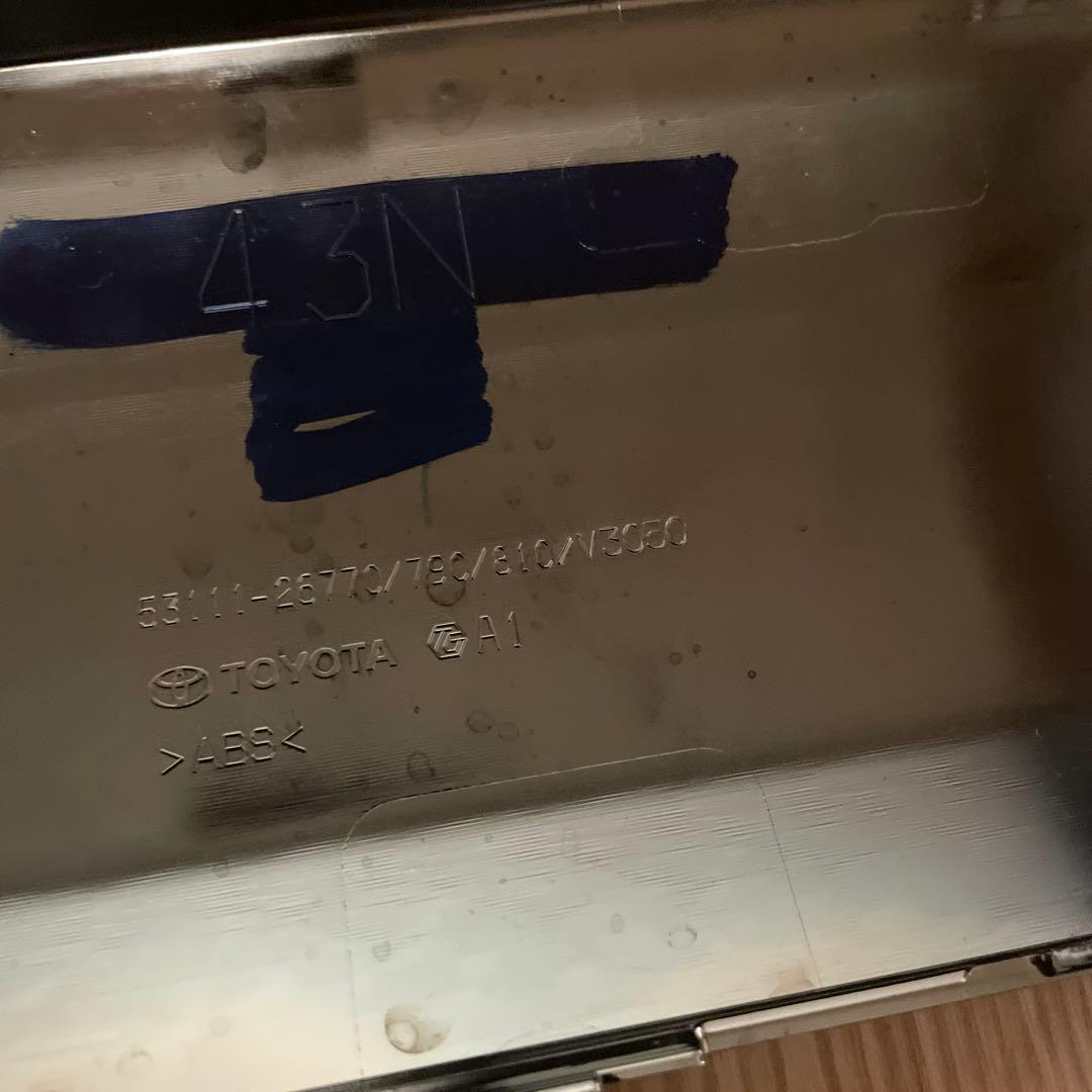 トヨタ ハイエース　フロントグリル　新品未使用