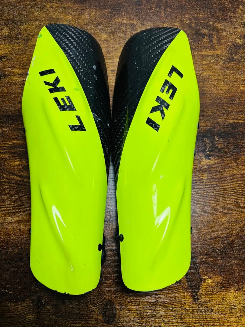 LEKIカーボンアームガード FORE ARM PROTECTOR 2.0