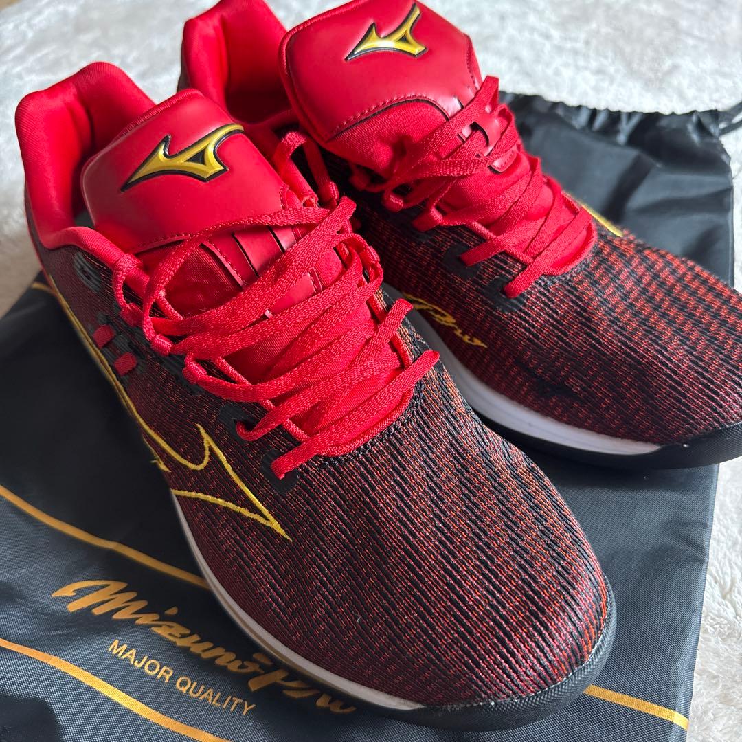Mizuno トレーニングシューズ レッド/ブラック