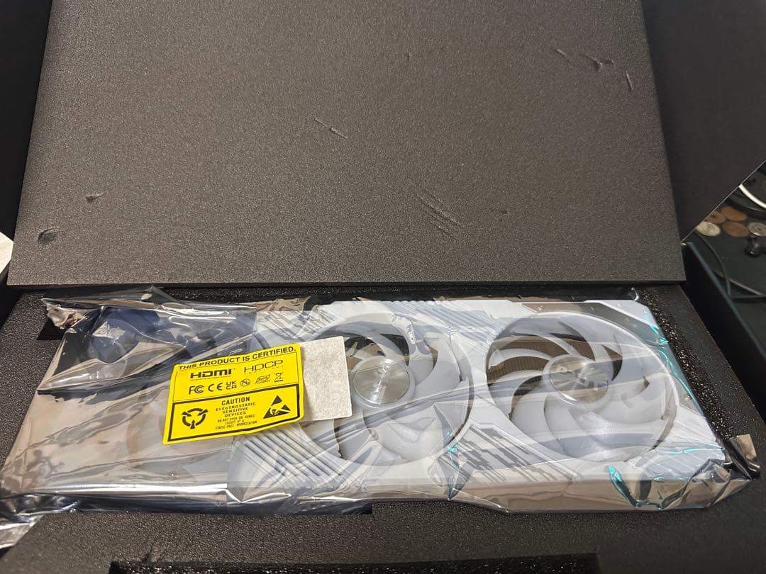 GeForce RTX グラフィックボード ホワイトrtx4070ti sup